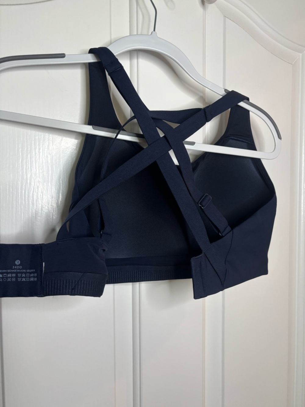 EUC LULULEMON Women's Navy Blue Cross-Back Sports Bra size 34DD - Picture 6 of 7